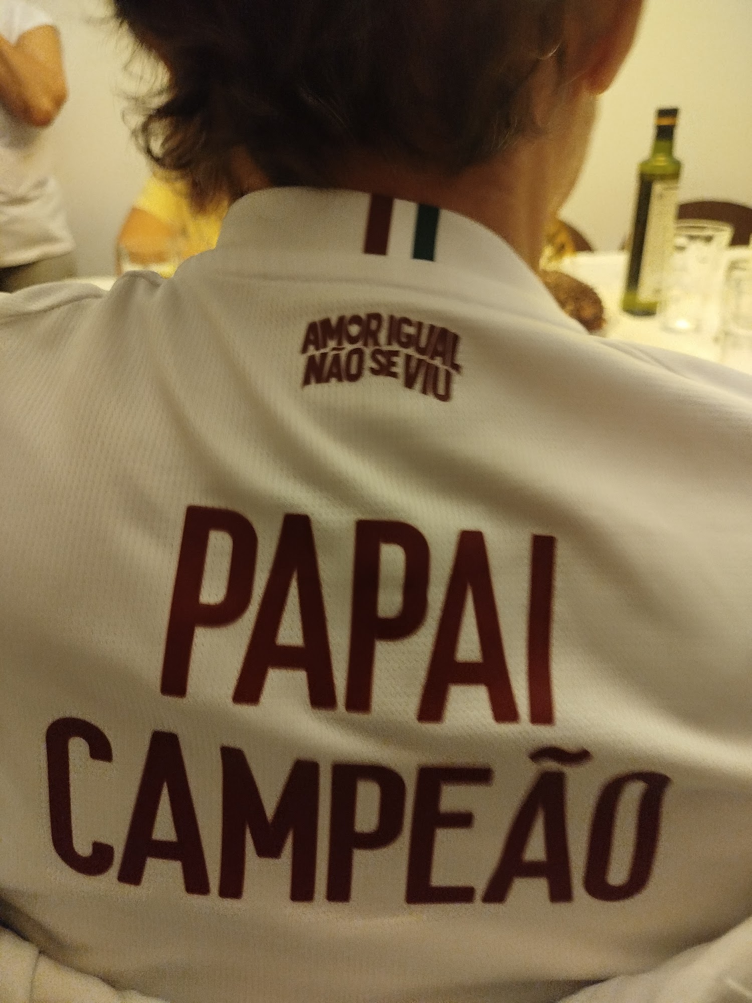 Camisa com a inscrição Papai Campeão